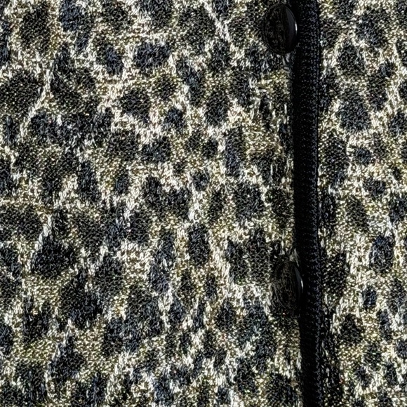 St. John Boutiques Women’s Medium Leopard Knit Metallic Cardigan Sweater Luxury - Picture 4 of 8